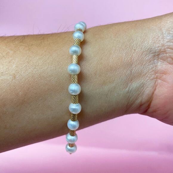 Vintage 14k Gold and Pearl Bracelet 7inch Wrist - Picture 1 of 4